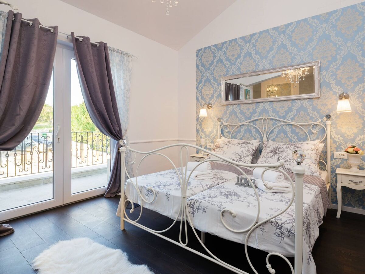 Maison 4 chambres avec piscine privée chauffée à Bilice - Photo 19