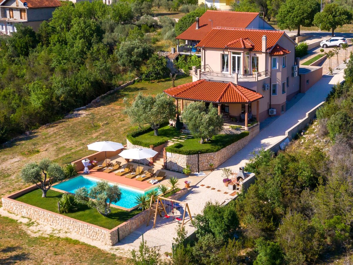 Maison 4 chambres avec piscine privée chauffée à Bilice - Photo 26
