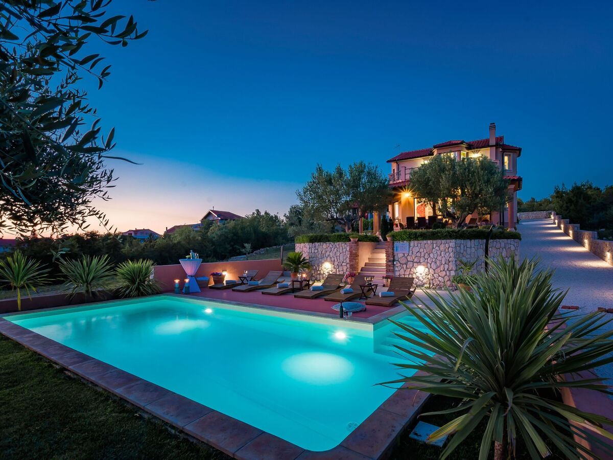 Maison 4 chambres avec piscine privée chauffée à Bilice - Photo 39