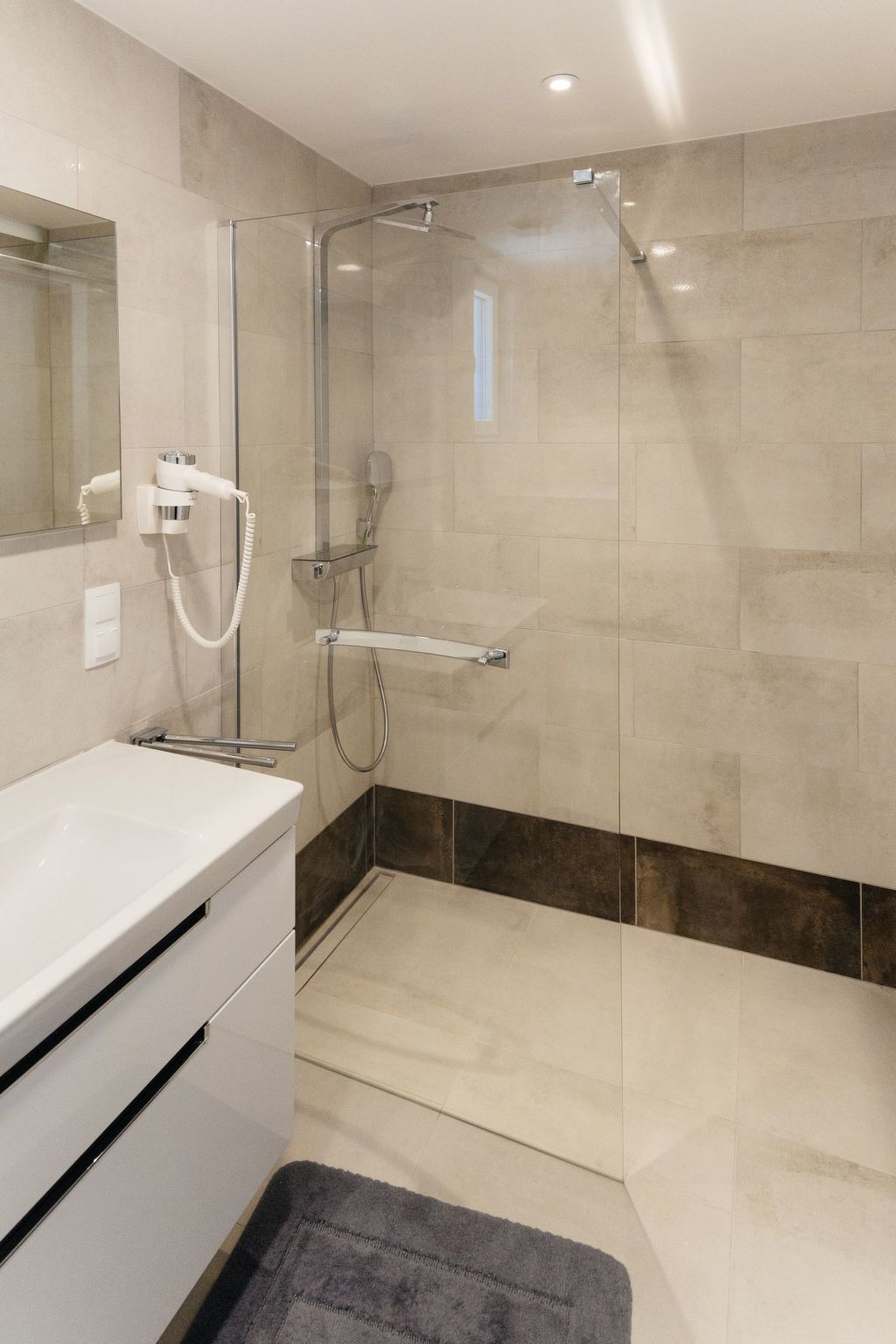 Maison Plava Voda – 4 chambres, piscine chauffée et plage privée - Photo 23