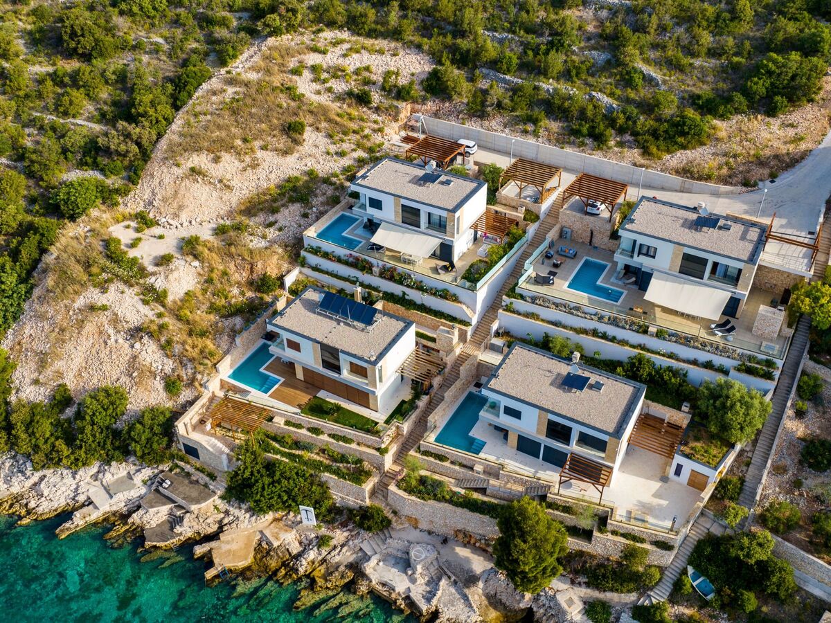 Maison Plava Voda – 4 chambres, piscine chauffée et plage privée - Photo 35