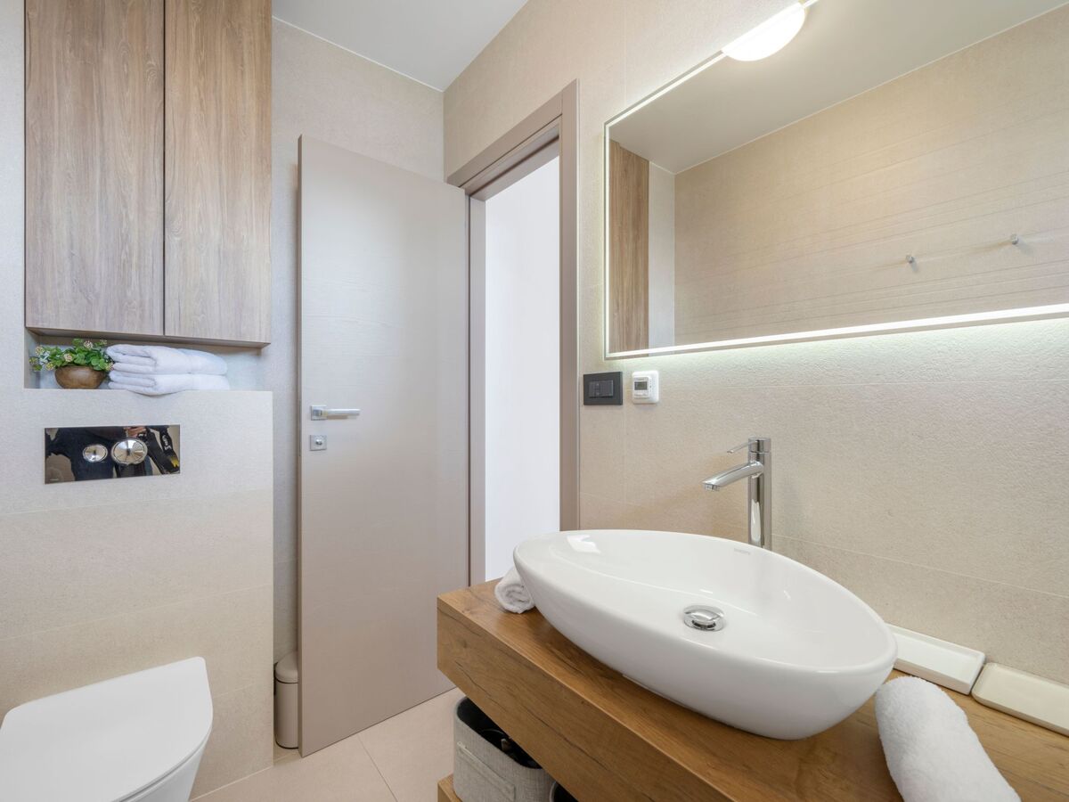 Villa 250m² avec piscine chauffée et sauna à Podstrana - Photo 24