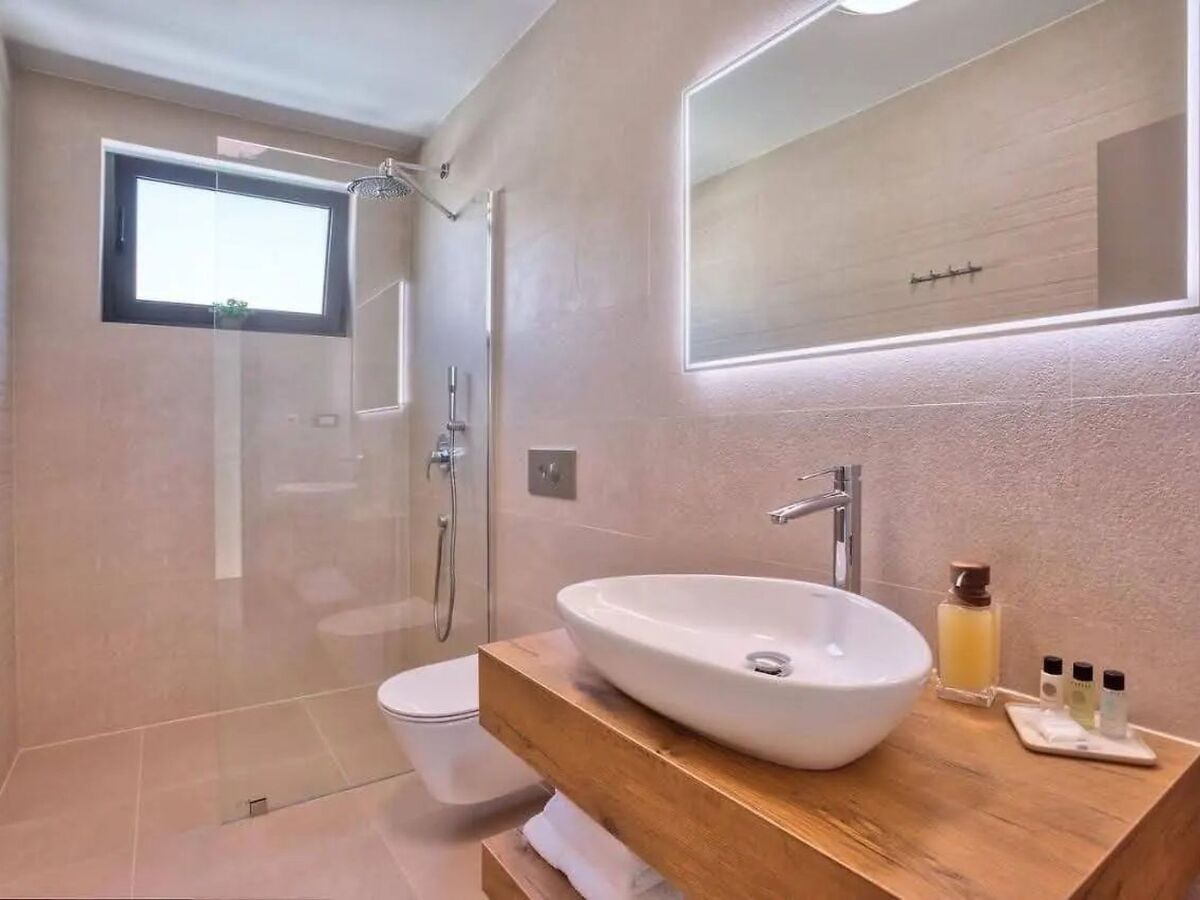 Villa 250m² avec piscine chauffée et sauna à Podstrana - Photo 28