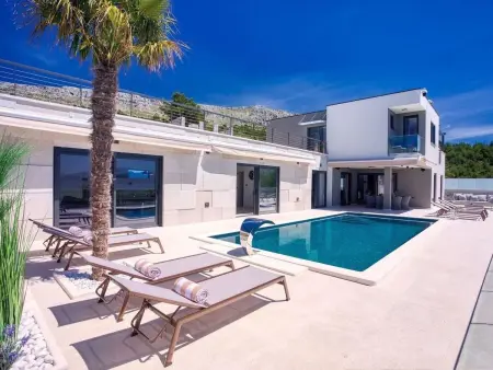 Location maison à Podstrana, Exklusive Villa Magic mit beheiztem Pool und Sauna