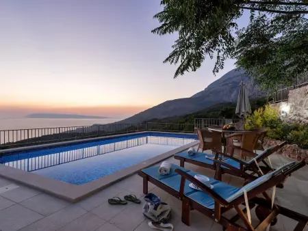 Villa Lapis - Maison avec piscine privée à Tučepi