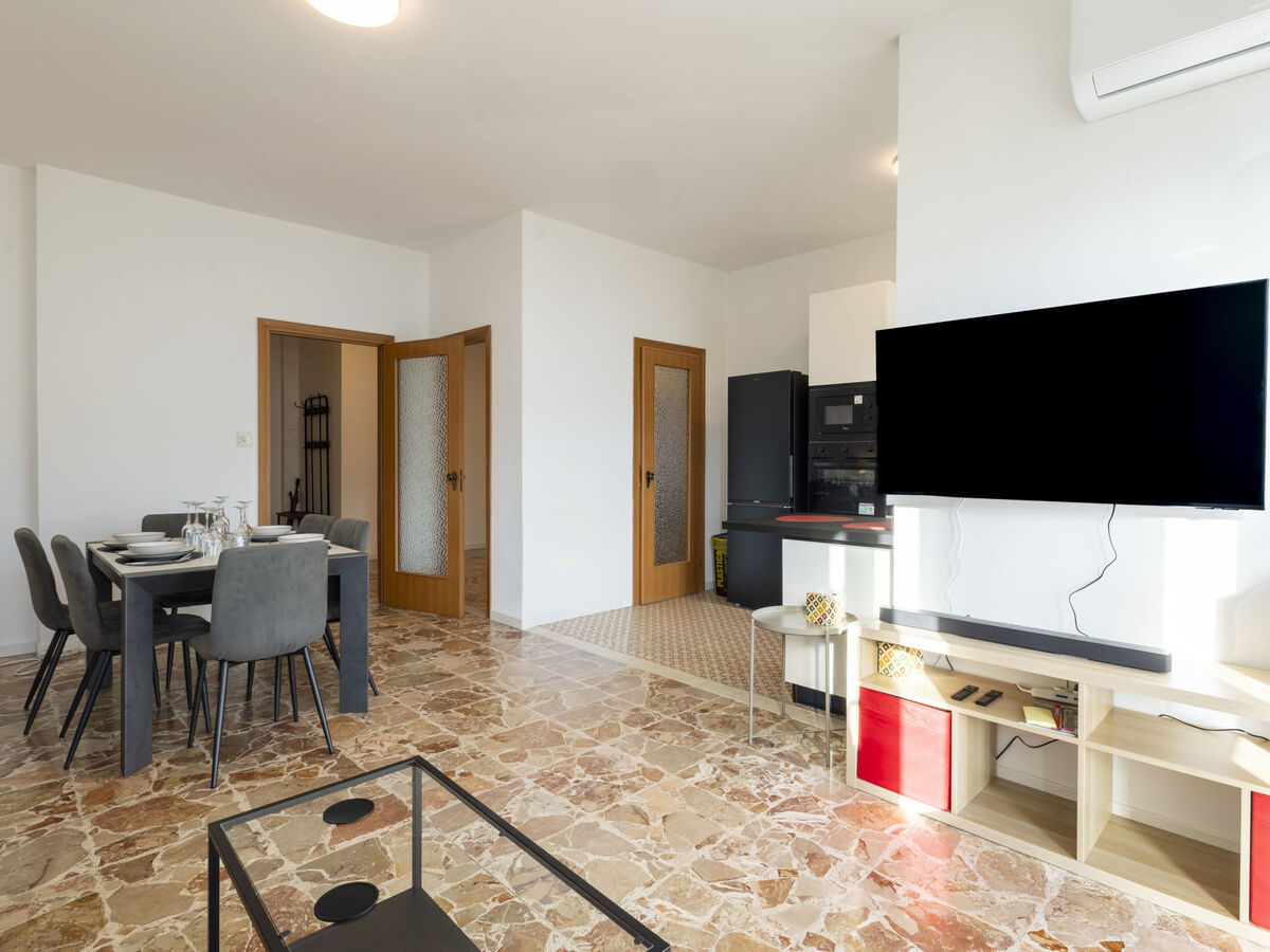 Lovere Balcony View – Apt 3p avec vue lac - Photo 10