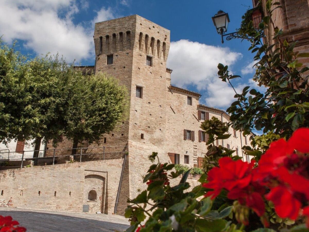 Torre da Bora, tour médiévale du 14e siècle à Magliano di Tenna - Photo 1