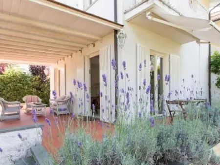 Villa Rita – Maison rénovée avec jardin à Forte dei Marmi : photo 20