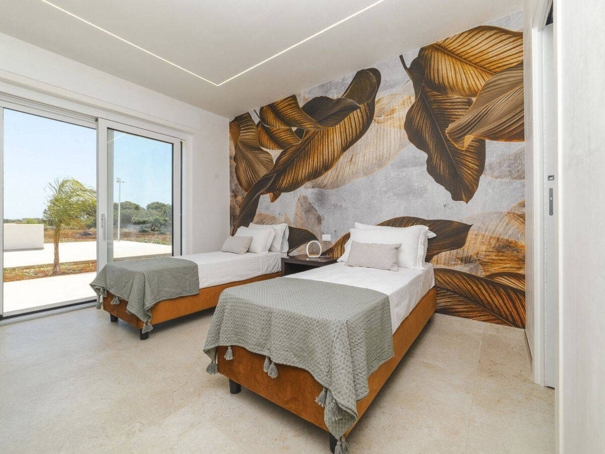 Villa Donnosanto, piscine débordement à 1,5 km plage - Photo 19