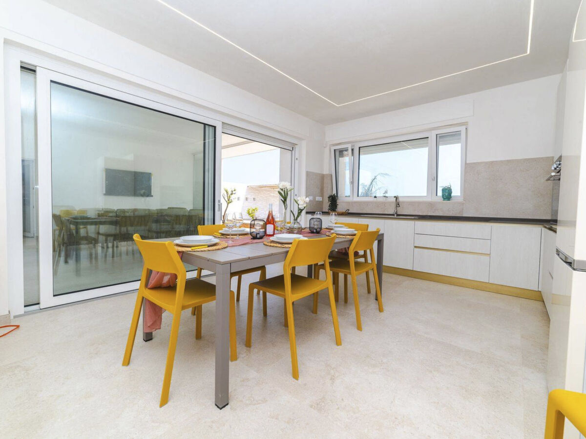 Villa Donnosanto, piscine débordement à 1,5 km plage - Photo 22