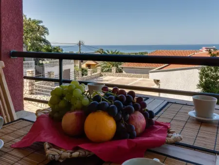 Location appartement à Utjeha, Wohnung in Utjeha-Bušat mit Terrasse und Grill