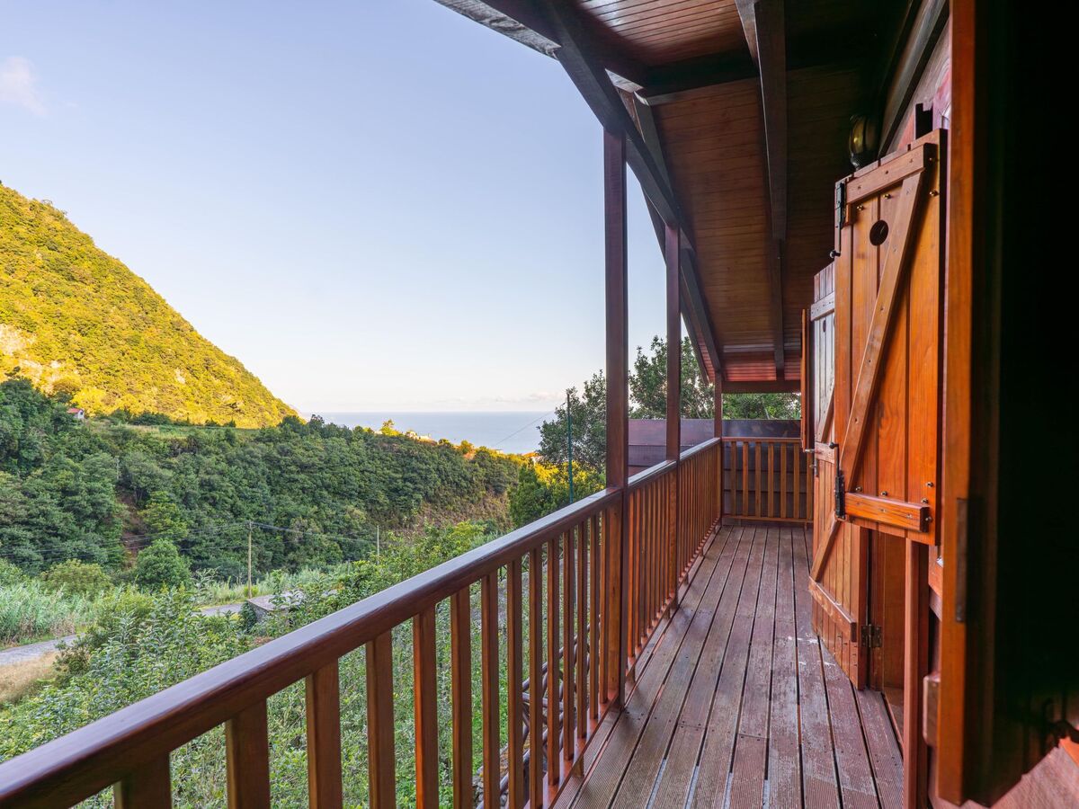 Maison bois en montagne à Ponta Delgada, Madeira - Photo 1