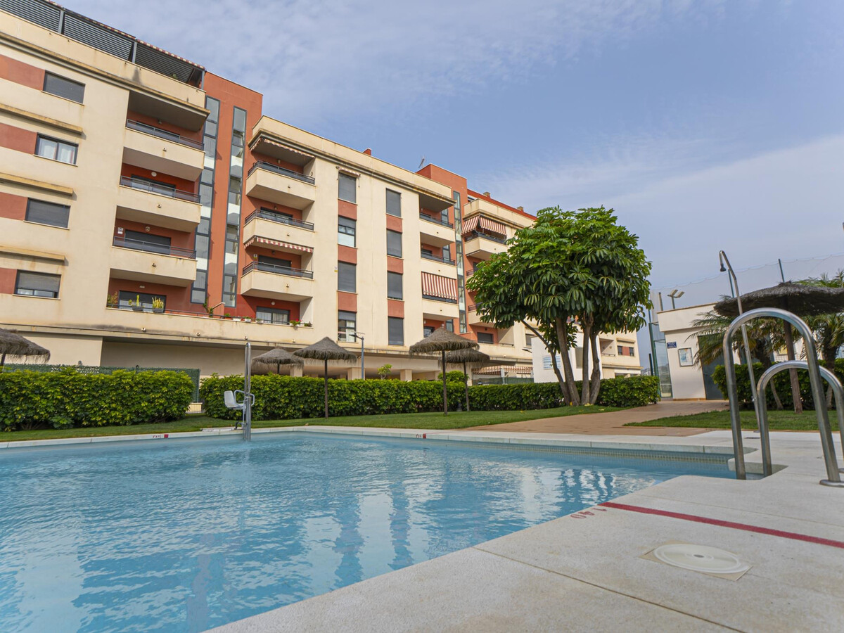 Appartement 2 ch avec piscine à 300 m de la plage - Photo 2