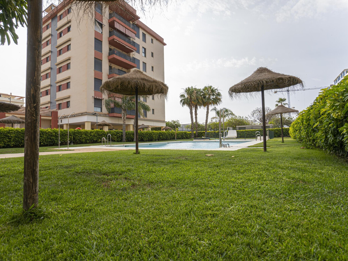 Appartement 2 ch avec piscine à 300 m de la plage - Photo 9