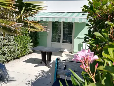 Location maison à La Faute sur Mer, Maisonnette accueillante avec piscine et parking à La Faute-sur-Mer