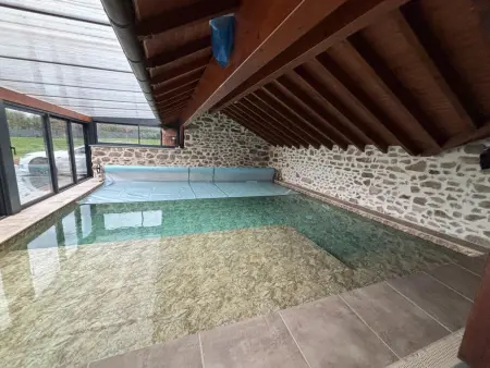 Location gite à Sainte Thérence, Gîte au calme avec piscine couverte, Wi-Fi et animaux acceptés