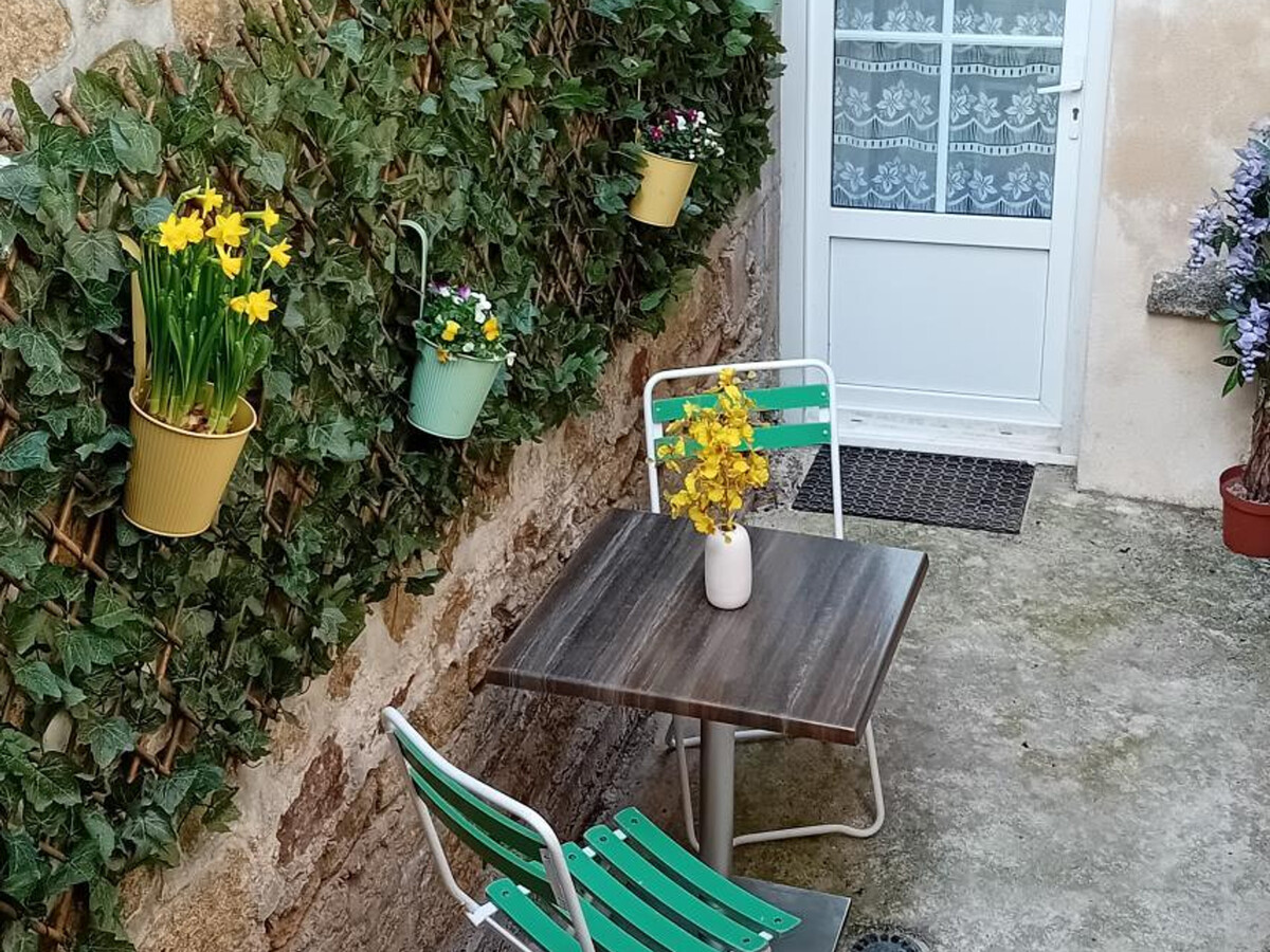 Gîte 4 chambres au cœur de Carrouges avec terrasse - Photo 2