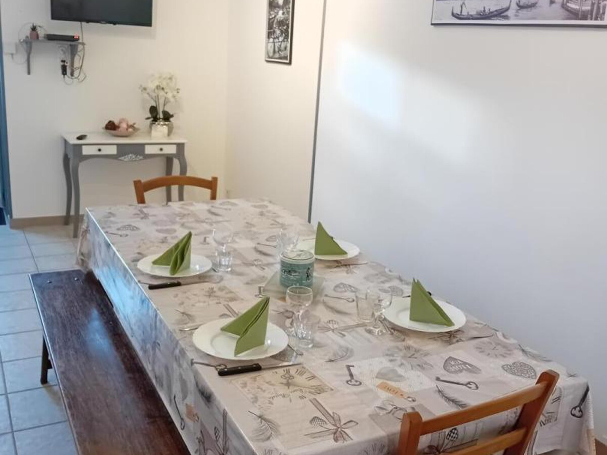 Gîte 4 chambres au cœur de Carrouges avec terrasse - Photo 4