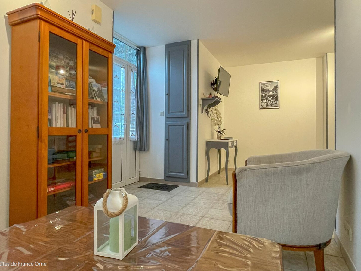 Gîte 4 chambres au cœur de Carrouges avec terrasse - Photo 8