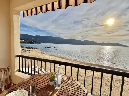 Location appartement à Calcatoggio, Studio pieds dans leau à Tiuccia avec climatisation