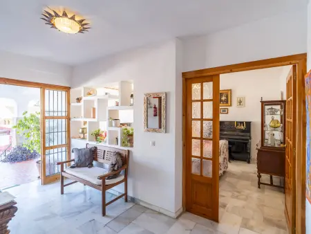 Maison spacieuse avec terrasse et jardin privé pour 6 personnes à Alhaurín de la Torre - Photo 9