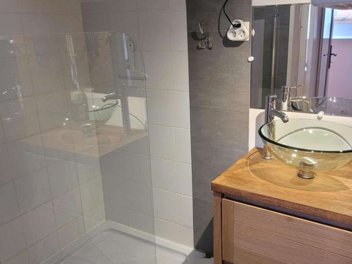 Gîte 18e siècle à Tavant, cour privée 65 m² fermée - Photo 7
