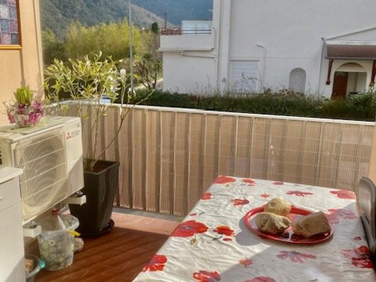 F2 balcon & parking à Amélie-les-Bains, clim réversible - Photo 2