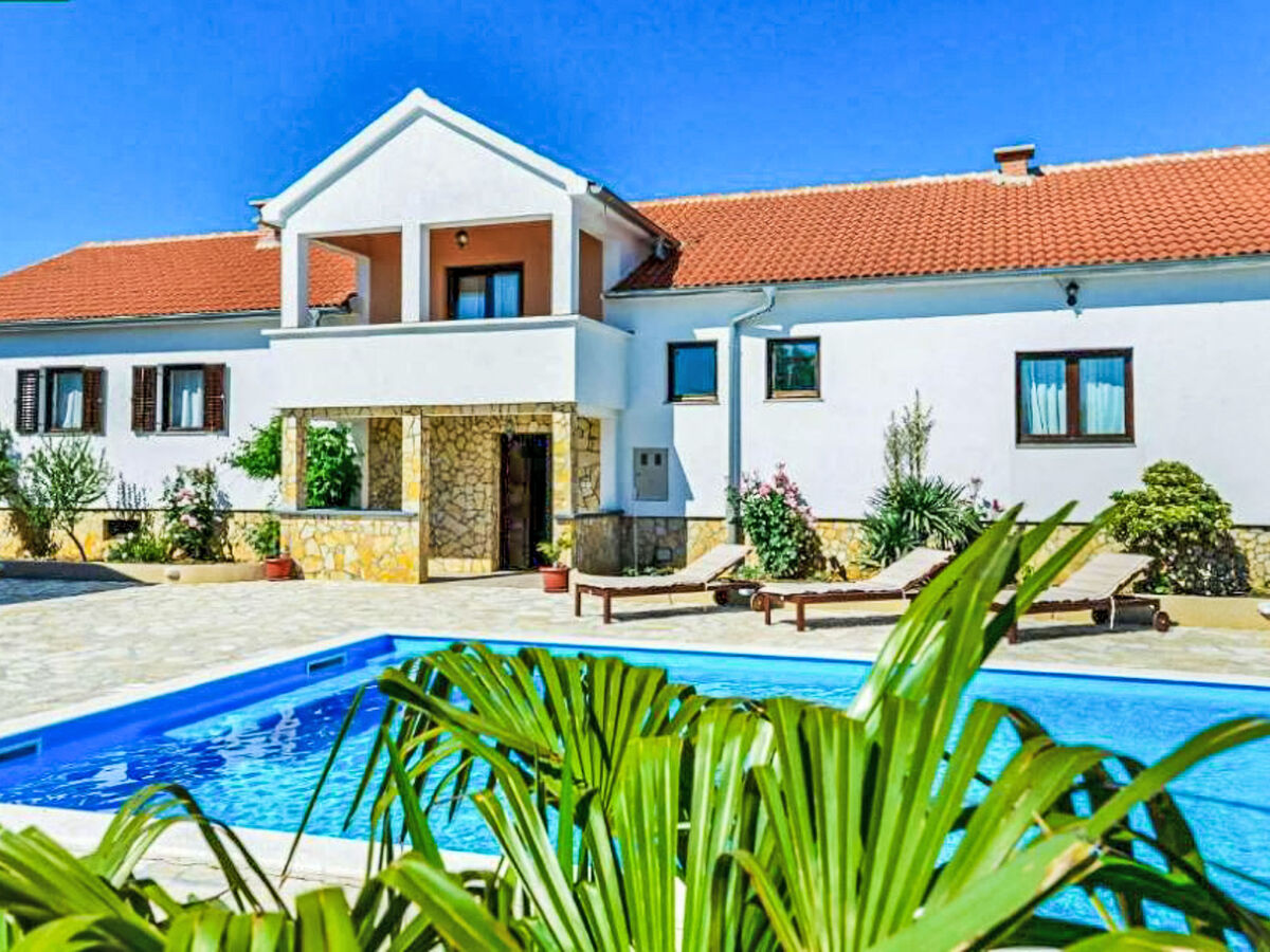 Maison Mirjana à Benkovac : piscine privée 12 pers. - Photo 1