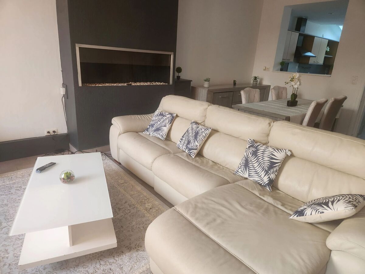Maison 150 m² à Mouscron, jardin clôturé et cheminée - Photo 1