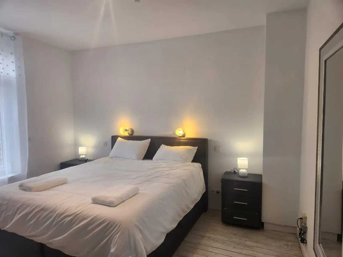 Maison 150 m² à Mouscron, jardin clôturé et cheminée - Photo 4