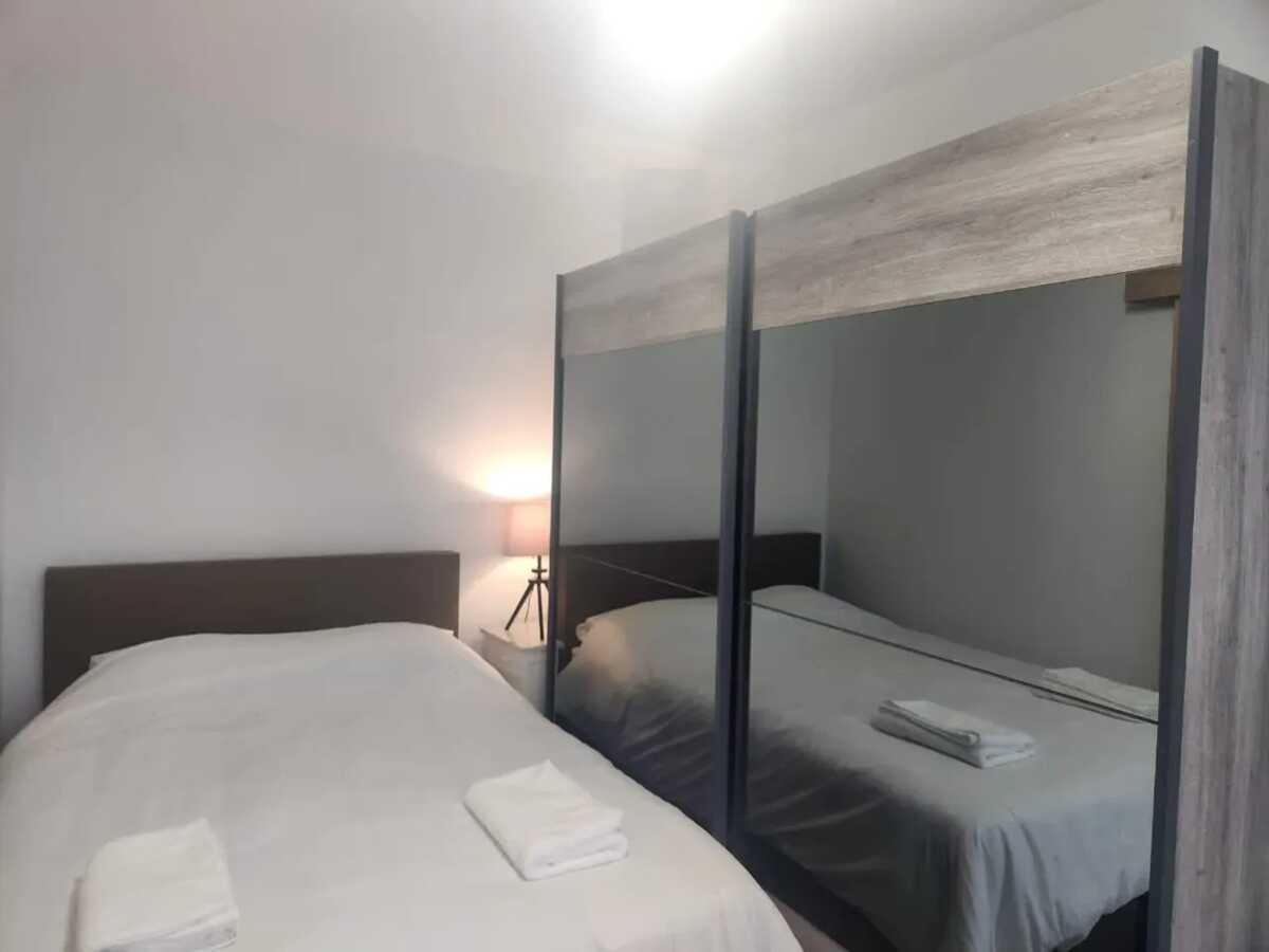 Maison 150 m² à Mouscron, jardin clôturé et cheminée - Photo 5