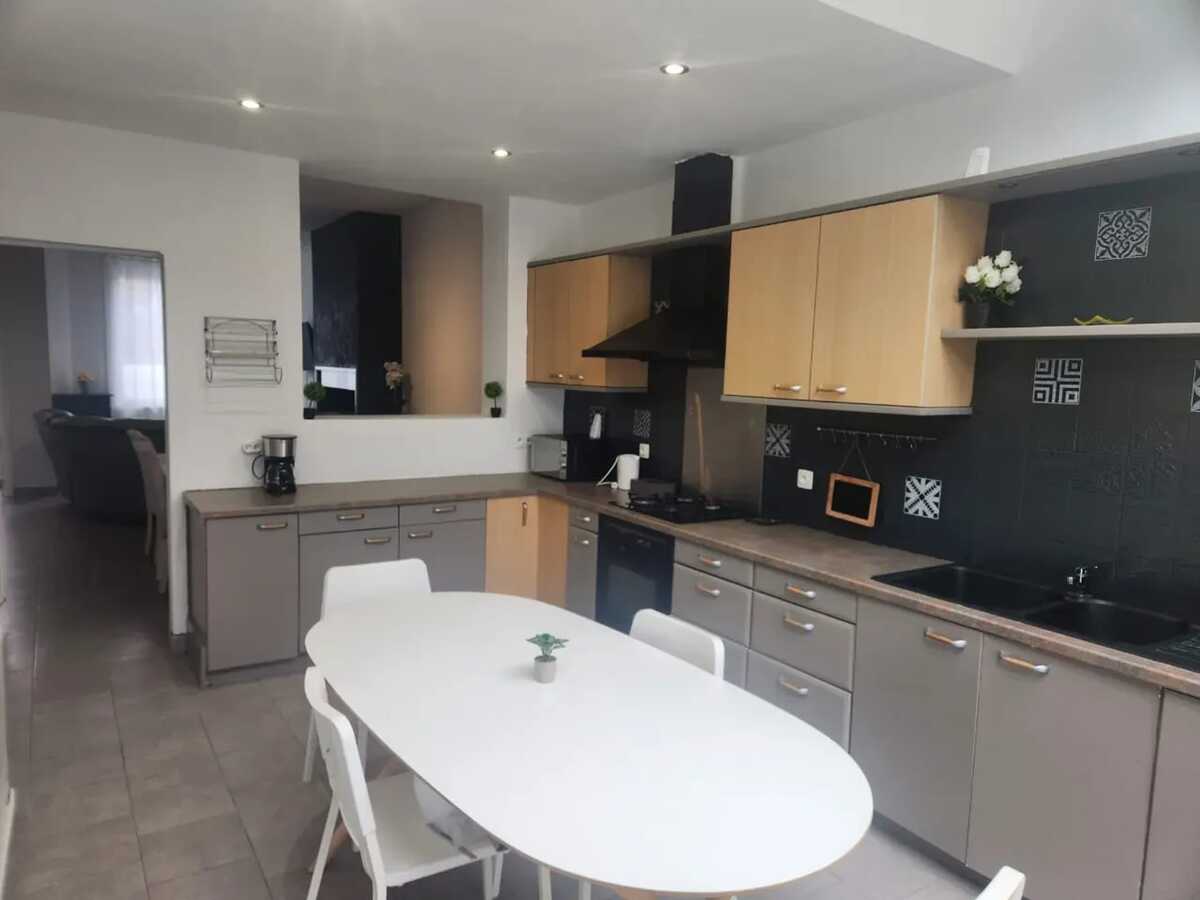 Maison 150 m² à Mouscron, jardin clôturé et cheminée - Photo 10