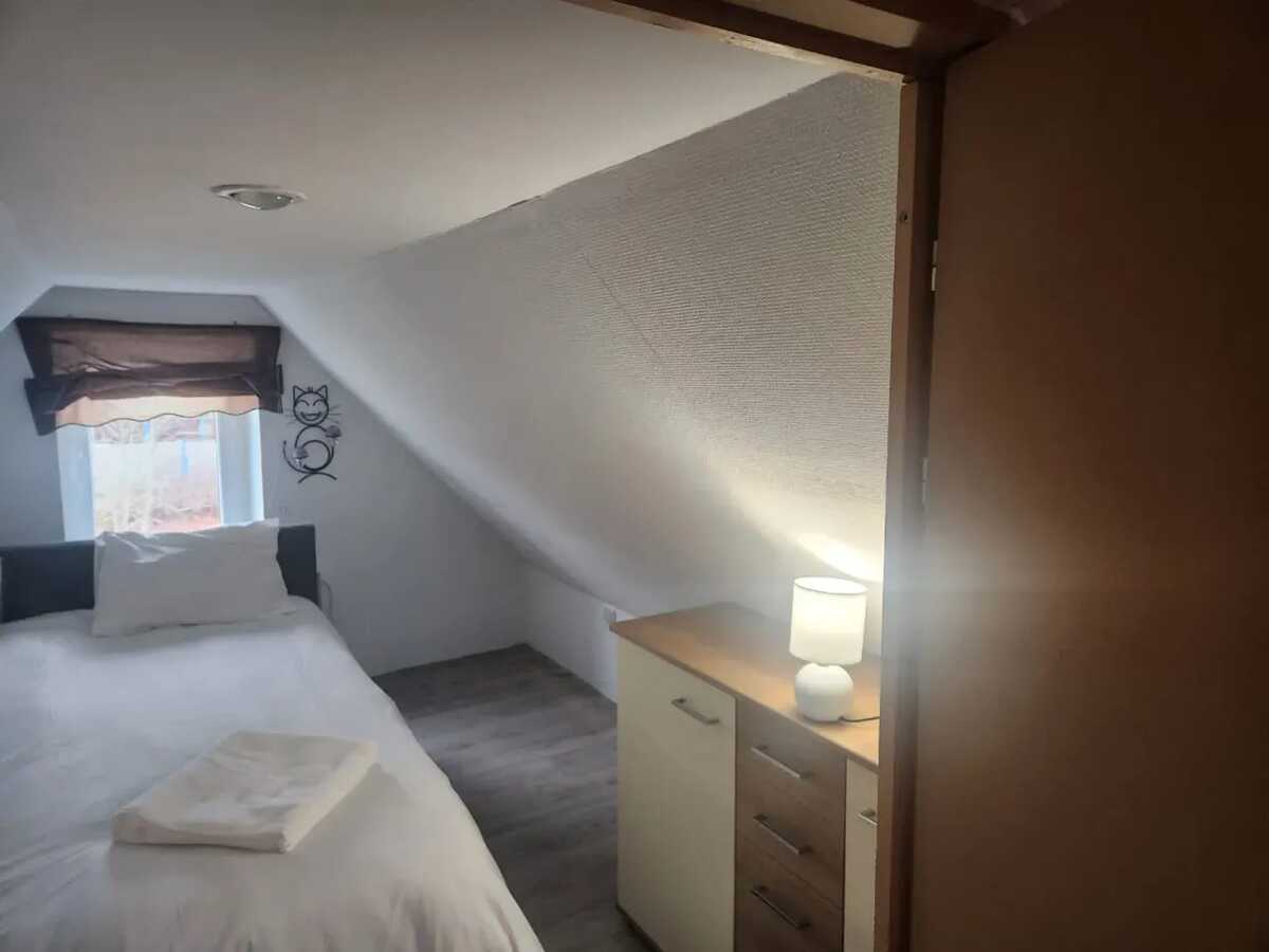Maison 150 m² à Mouscron, jardin clôturé et cheminée - Photo 24