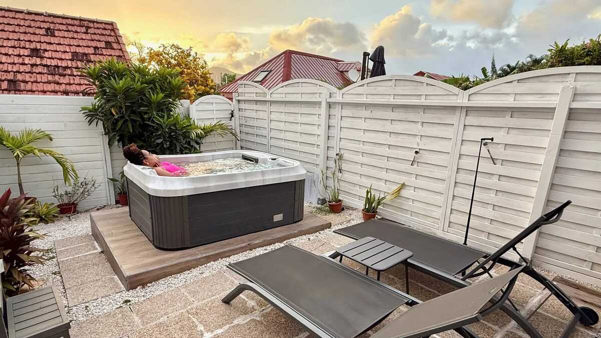 Appartement avec jacuzzi et terrasse à Sainte-Anne - Photo 2