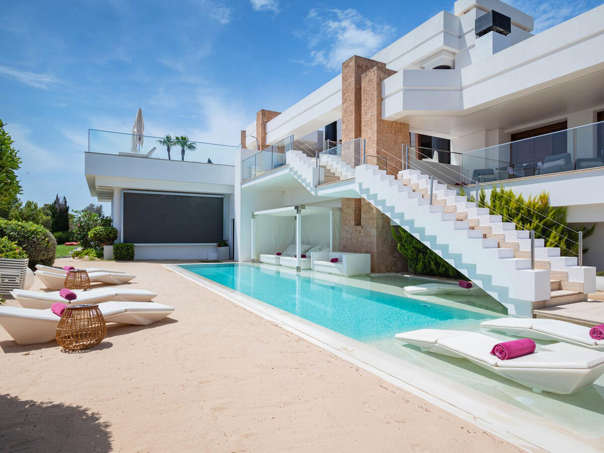 Villa Elysium Ibiza : 6 chambres, 4 piscines et cinéma - Photo 3