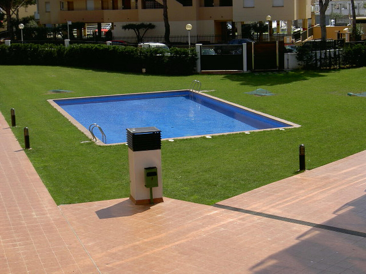 Appartement 2 chambres, terrasse privée et parking à Roses - Photo 1