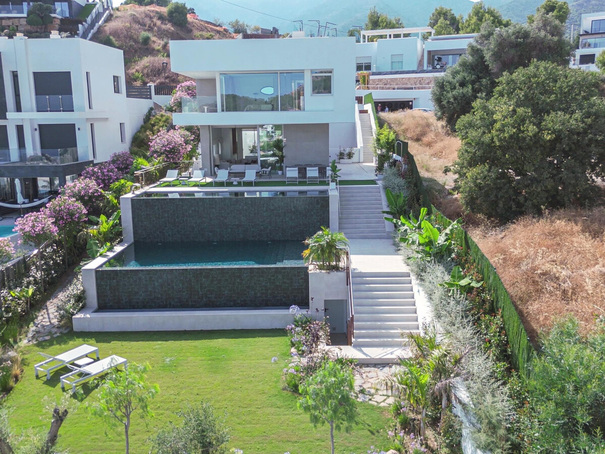 Villa Araucaria : 5 chambres, piscine débordement à Mijas - Photo 2