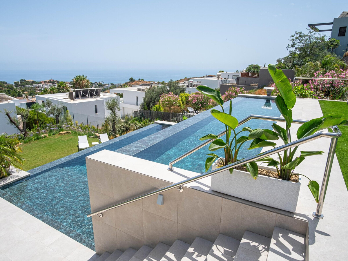 Villa Araucaria : 5 chambres, piscine débordement à Mijas - Photo 5