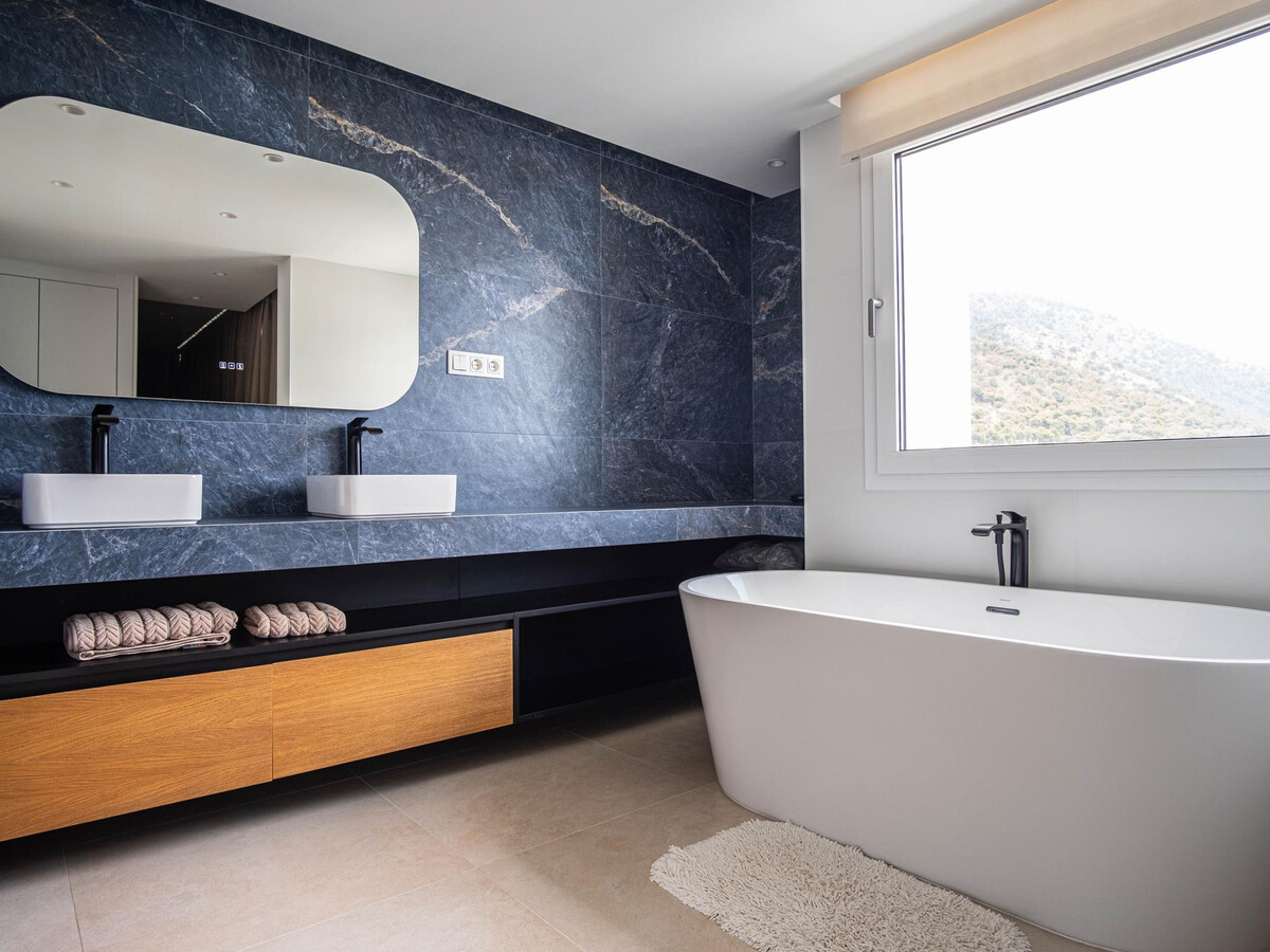 Villa Araucaria : 5 chambres, piscine débordement à Mijas - Photo 20