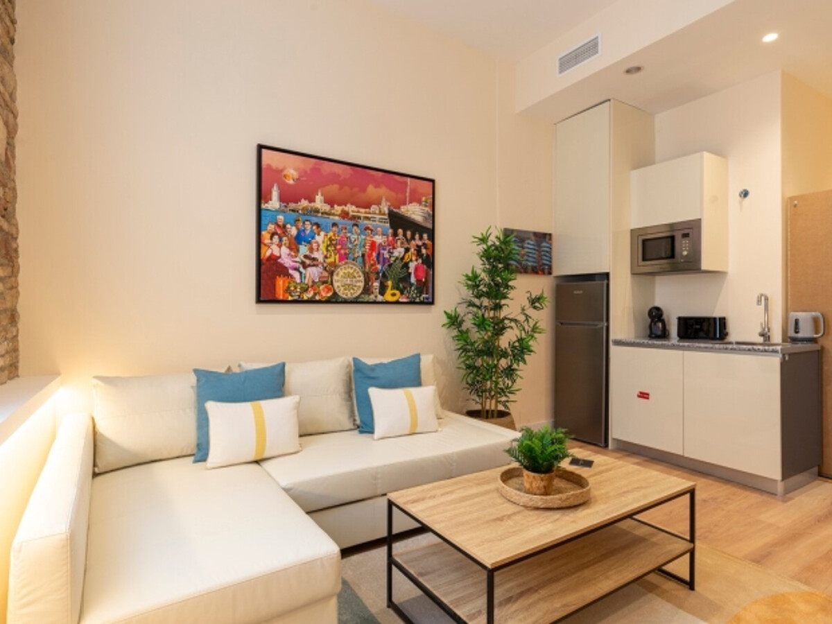 Appartement face à La Malagueta, Málaga – 2 ch, rez-de-chaussée - Photo 2