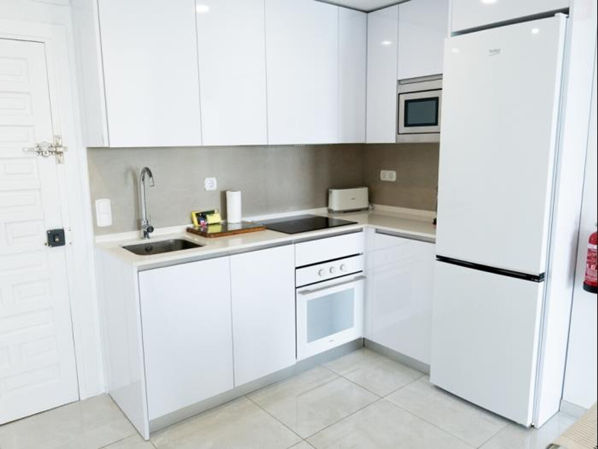 Appartement face à la plage avec piscine toute l'année - Photo 15
