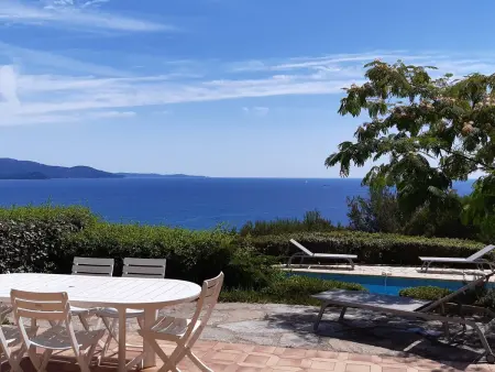 Maison familiale 3 chambres avec piscine à Bormes-les-Mimosas - Photo 1