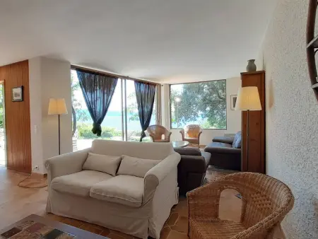 Maison familiale 3 chambres avec piscine à Bormes-les-Mimosas - Photo 2