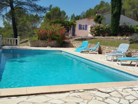 Location maison à Salernes, Villa provençale avec piscine privée à Salernes