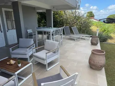 Location appartement à La Trinité, Studio douillet avec vue sur la mer à Tartane - 22 m²