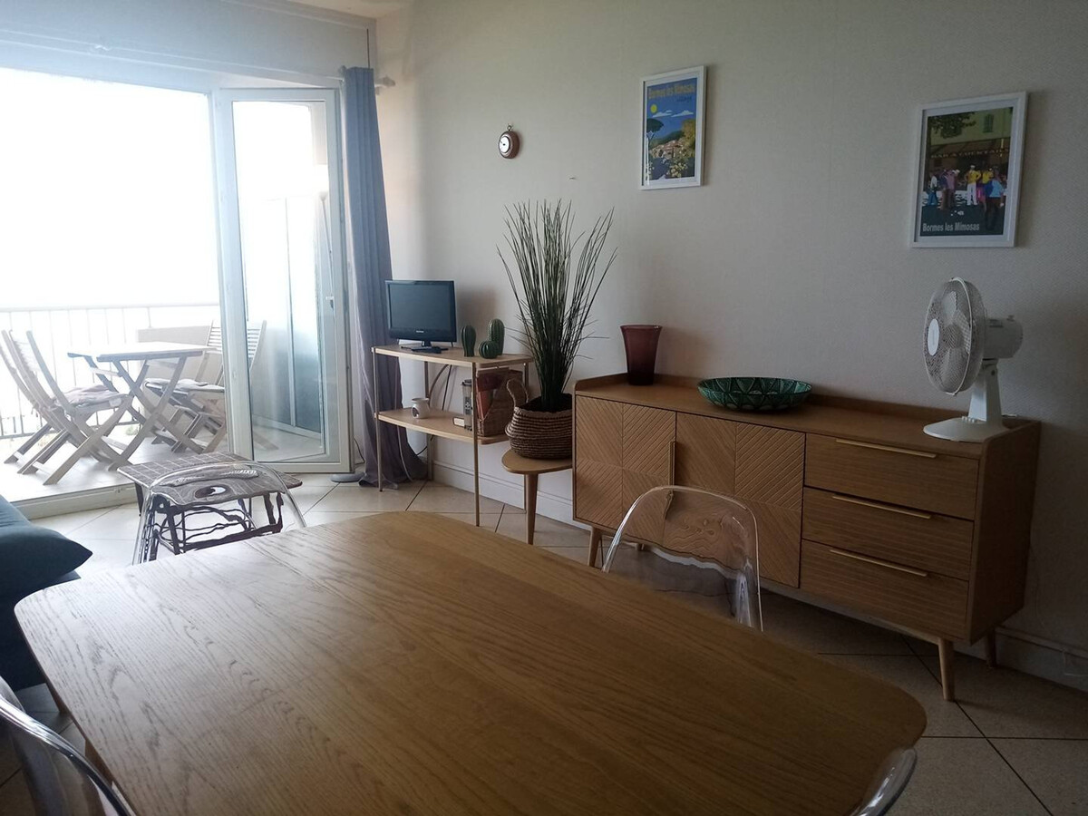 Appartement 2P en bord de mer, accès plage - Le Lavandou - Photo 3