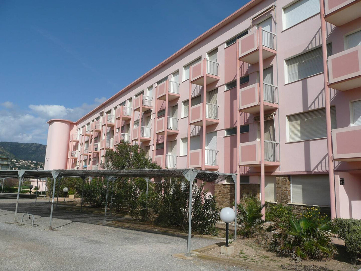Appartement 2P en bord de mer, accès plage - Le Lavandou - Photo 9