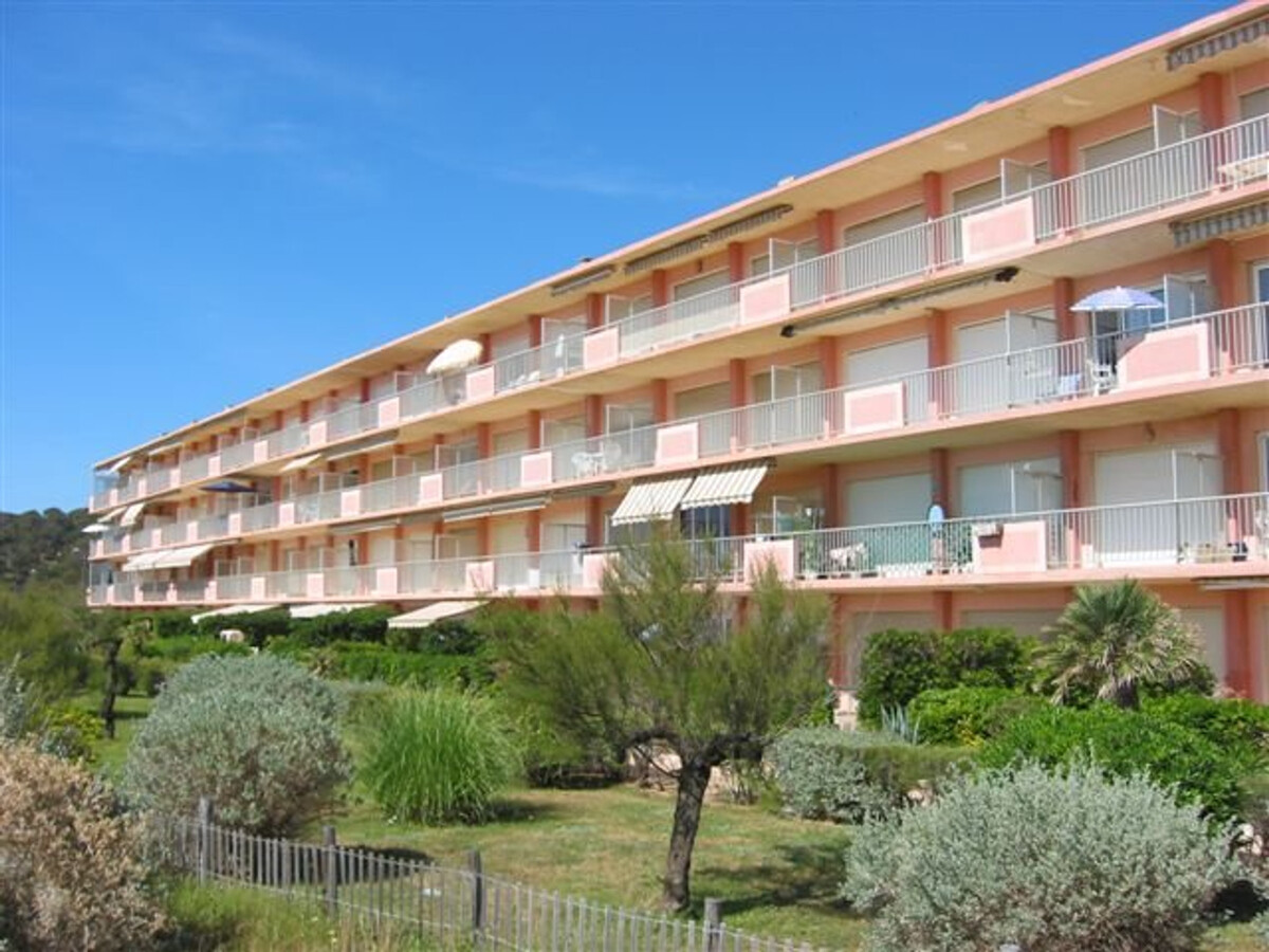 Appartement 2P en bord de mer, accès plage - Le Lavandou - Photo 13