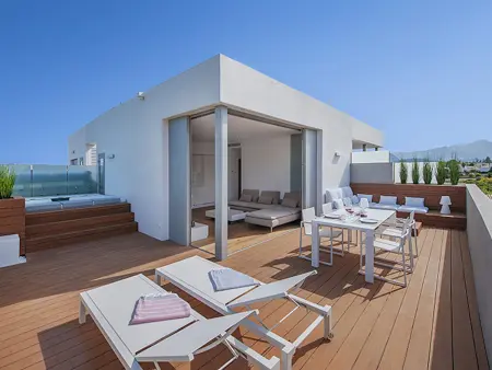 Appartement moderne 50 m² avec piscine, vue montagne : photo 2