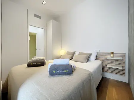 Appartement moderne 50 m² avec piscine, vue montagne : photo 9